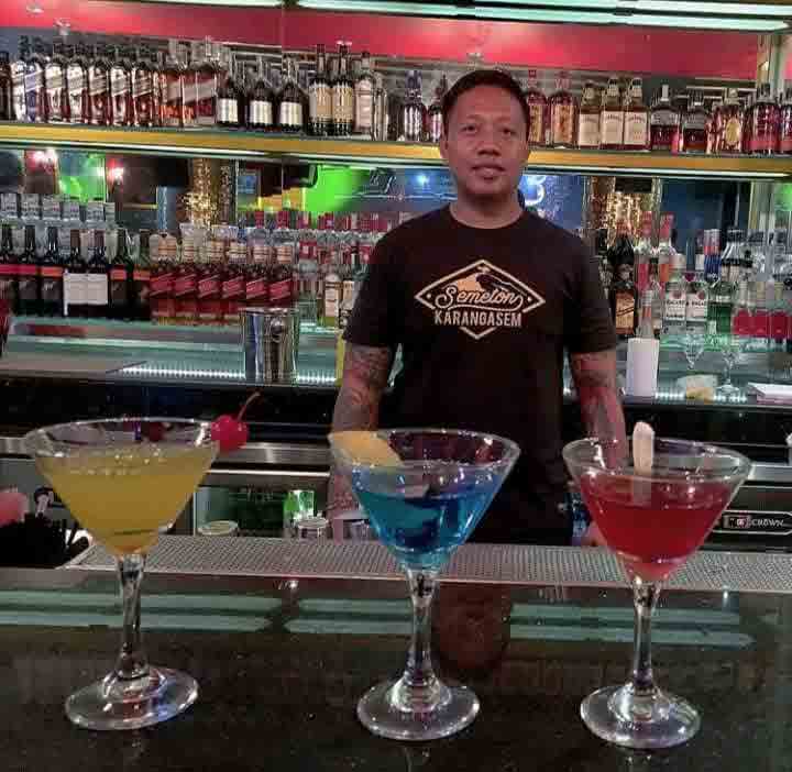 bar manager
